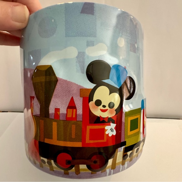 NWT. Disney Planter - By Joey Chou. Let your favorite flowers bloom in style - Picture 2 of 9